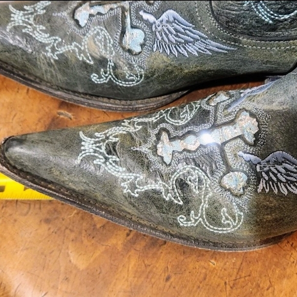 RockinLeather Embroidered Glitter Inlay Cowboy Boots with Cross and Wings - Picture 8 of 16